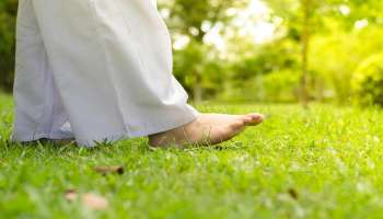 Barefoot walking: ಬರಿಗಾಲಿನಲ್ಲಿ ನಡಿಯುವುದರಿಂದ ಸಿಗುವ ಆರೋಗ್ಯ ಪ್ರಯೋಜನಗಳು ಇಲ್ಲಿವೆ ನೋಡಿ 