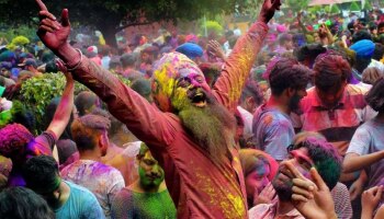 HOLI 2022: ಮೊಟ್ಟಮೊದಲ ಬಾರಿಗೆ ಹೋಳಿ ಹಬ್ಬ ಎಲ್ಲಿ ಆಚರಿಸಲಾಗಿದೆ ಗೊತ್ತಾ?