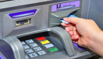 ATM Facts : ATM ಪಿನ್ ಬರಿ 4 ನಂಬರ್ ಏಕಿರುತ್ತದೆ? ಅಸಲಿ ಕಾರಣ ಕೇಳಿದರೆ ಬೆಚ್ಚಿ ಬೀಳ್ತಿರಾ!