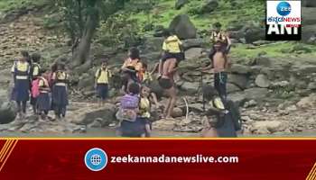 heavy rainfall in maharashtra school students facing problem