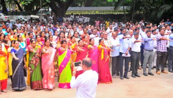 ಬೆಸ್ಕಾಂನಲ್ಲಿ ಕೋಟಿ ಕಂಠ ಗಾಯನ : ಅನ್ಯ ಭಾಷಿಕರಿಗೆ ಕನ್ನಡ ಕಲಿಸುವ ಪ್ರತಿಜ್ಞೆ ಮಾಡಿದ ಸಿಬ್ಬಂದಿ..!