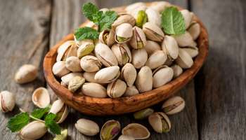 Pistachio Benefits: ಕೊಲೆಸ್ಟ್ರಾಲ್ ನಿಯಂತ್ರಿಸಲು ಪ್ರತಿದಿನ ಈ ಒಣಹಣ್ಣು ಸೇವಿಸಿ