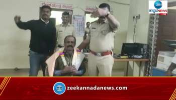 Hubli auto driver returned a bag containing jewelery 