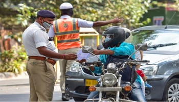 Traffic Challan : ದ್ವಿಚಕ್ರ ವಾಹನ ಸವಾರರ ಗಮನಕ್ಕೆ : ನೀವು ಹೆಲ್ಮೆಟ್ ಧರಿಸಿದರೂ ಕಟ್ಟಬೇಕು ₹2000 ಚಲನ್!