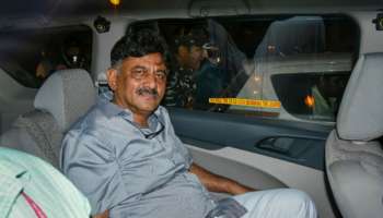 DK Shivakumar : ನೊಣವಿನಕೆರೆ ಅಜ್ಜಯ್ಯನ ಮಠದತ್ತ ಡಿಕೆಶಿ ಪ್ರಯಾಣ; ಕೆಟ್ಟು ನಿಂತ ಎಸ್ಕಾಟ್ ವಾಹನ