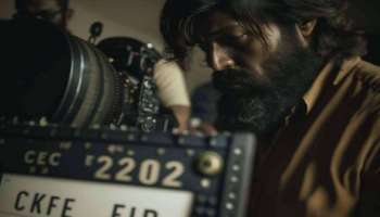 Yash Viral Photo: ಬ್ರೌನ್ ಶರ್ಟ್‌ನಲ್ಲಿ ಯಶ್ ಹೊಸ ರಗಡ್ ಲುಕ್.. ಮುಂದಿನ ಸಿನಿಮಾ ಫೋಟೋ ಲೀಕ್!?