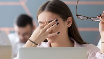 ಲ್ಯಾಪ್‌ಟಾಪ್‌ನಲ್ಲಿ ಕೆಲಸ ಮಾಡುವಾಗ ಕಣ್ಣು ನೋವು ಕಾಣಿಸಿಕೊಂಡಿದೆಯೇ? ಈ ರೀತಿ ನಿಮ್ಮನ್ನು ರಕ್ಷಿಸಿಕೊಳ್ಳಿ