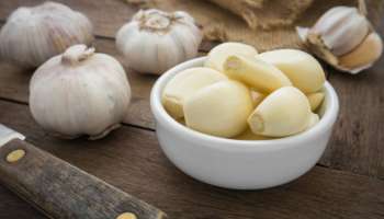 Garlic Side Effects : ಈ ಸಮಸ್ಯೆಗಳಿದ್ದರೆ ಬೆಳ್ಳುಳ್ಳಿಯ ಘಮವೂ ನಿಮನ್ನು ಸೋಕಬಾರದು!