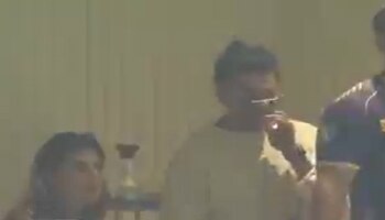 Viral Video: KKR vs SRH IPL ಪಂದ್ಯದ ವೇಳೆ ಸಿಗರೇಟ್ ಸೇದುವಾಗ ಸಿಕ್ಕಿಬಿದ್ದ ನಟ ಶಾರುಖ್ ಖಾನ್.!
