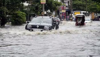 ಮುಂಬೈನಲ್ಲಿ ಮಳೆಯ ರೌದ್ರ ನರ್ತನಕ್ಕೆ ಹೋರ್ಡಿಂಗ್ಸ್ ನೆಲಸಮ: ಮೂವರ ದುರ್ಮರಣ, 59 ಮಂದಿಗೆ ಗಾಯ