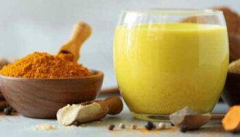 Turmeric Milk: ಪ್ರತಿದಿನ ರಾತ್ರಿ ಒಂದು ಗ್ಲಾಸ್‌ ಅರಿಶಿನ ಹಾಲು ಕುಡಿದ್ರೆ ನಿಮಗೆ ಚೆನ್ನಾಗಿ ನಿದ್ರೆ ಬರುತ್ತೆ! 