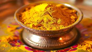 Vastu tips: ಮನೆಯಲ್ಲಿ ಹಣದ ಸಮಸ್ಯೆಯನ್ನು ಹೋಗಲಾಡಿಸಿ ವಾಸ್ತು ದೋಷವನ್ನು ನಿವಾರಿಸಲು ಹಳದಿಯನ್ನು ಬಟ್ಟೆಯಲ್ಲಿ ಗಂಟು ಕಟ್ಟಿ ʻಈʼ ಸ್ಥಳದಲ್ಲಿ ಇಡಿ!