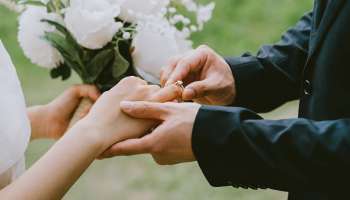 ಮೊದಲ ವಿವಾಹ ಮುಚ್ಚಿಟ್ಟು ಬಾಯ್‌ಫ್ರೆಂಡ್‌ ಜೊತೆ ಎರಡನೇ ಮದುವೆಗೆ ಸಜ್ಜಾದ ಖ್ಯಾತ ಸಿರೀಯಲ್ ನಟಿ! ಮುಂದಾಗಿದ್ದೇನು ಗೊತ್ತೇ? 