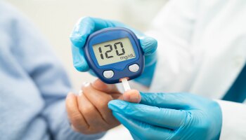 ಬೆಳಗ್ಗೆ ಖಾಲಿ ಹೊಟ್ಟೆಯಲ್ಲಿ ಈ ಬೀಜಗಳನ್ನ ಸೇವಿಸಿದ್ರೆ ಬ್ಲಡ್‌ ಶುಗರ್‌ ಕಂಟ್ರೋಲ್‌ ಆಗುತ್ತೆ...