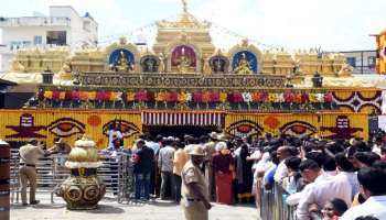 ಎರಡನೇ ದಿನ ಸಾರ್ವಜನಿಕರಿಗೆ ದರ್ಶನ ನೀಡಿದ ಹಾಸನಾಂಬೆ : ಭಕ್ತಿ ಭಾವದಲ್ಲಿ ಮಿಂದೆದ್ದ ಜನ 