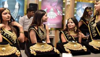 ಚಿನ್ನ ಬೆಳ್ಳಿ ಬೆಲೆಯಲ್ಲಿ ಐತಿಹಾಸಿಕ ಇಳಿಕೆ : ಗ್ಲೋಬಲ್ ಮಾರ್ಕೆಟ್ ನಲ್ಲಿನ ಕುಸಿತವೇ ನೇರ ಕಾರಣ 