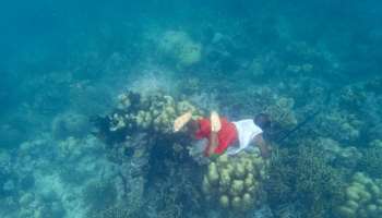 ಭೂಮಿಯ ಮೇಲಲ್ಲ ನೀರಿನ ಒಳಗೆ ಈ ಜನರ ವಾಸ! ಉಸಿರು ಬಿಗಿದಿಟ್ಟುಕೊಂಡು ಜೀವನ ನಡೆಸುವ ವಿಚಿತ್ರ ಬುಡಕಟ್ಟು ಇದು