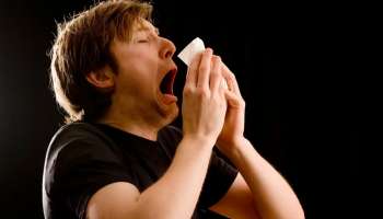 ಸೀನು ಏಕೆ ಬರುತ್ತೆ ಅಂತ ನಿಮ್ಗೆ ಗೊತ್ತೆ? ಅದರ ಹಿಂದಿದೆ ಅದ್ಭುತ ವೈಜ್ಞಾನಿಕ ಕಾರಣ