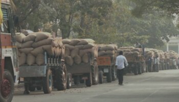 ಮೆಕ್ಕೆಜೋಳ ಖರೀದಿ ಕೇಂದ್ರ ಸಮಸ್ಯೆಯಿಂದ ಹೈರಾಣಾದ ರೈತರು...!