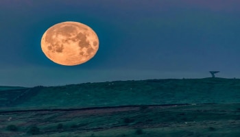 ಆಗಸದಲ್ಲಿ  ಕಂಡ Strawberry Super Moon, ಇದರ ವಿಶೇಷತೆ ಏನು ಗೊತ್ತಾ?