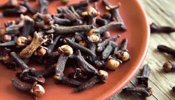 Clove Side Effects: ಲವಂಗದ ಅತಿಯಾದ ಸೇವನೆ ಆರೋಗ್ಯಕ್ಕೆ ಹಾನಿಕಾರಕ 