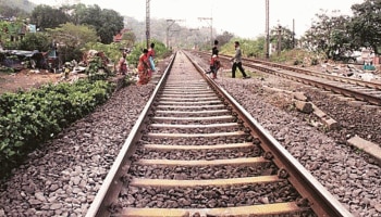 ಎಚ್ಚರ! Indian Railwaysನ ಈ ಉಲ್ಲಂಘಿಸಿದರೆ 6  ತಿಂಗಳು ಜೈಲು, ಭಾರೀ ದಂಡ 