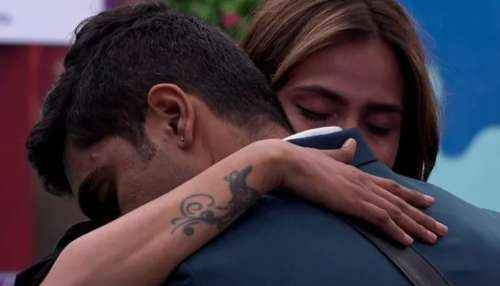 Bigg Boss 12: ಕೊನೆಗೂ ಪ್ರಪೋಸ್‌ ಮಾಡೇ ಬಿಟ್ರು ಸೂರಜ್‌ ಸಿಂಗ್‌! ನಗುತ್ತಲೇ ಮನಸ್ಸಿಗೆ ಬಾಣದಂತೆ ನಾಟುವಂತಹ ಉತ್ತರ ಕೊಟ್ಟ ರಾಶಿಕಾ.. 