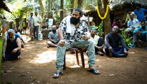 ರಿಷಭ್‌ ಶೆಟ್ಟಿ ಹೊಸ ಸಿನಿಮಾ ಮಾಡ್ತಿದ್ದಾರಾ.. ಅರಣ್ಯದೊಳಗೆ ಎಲ್ಲರಿಗೂ ಹೇಳುತ್ತಿರುವುದು ಏನು..? 