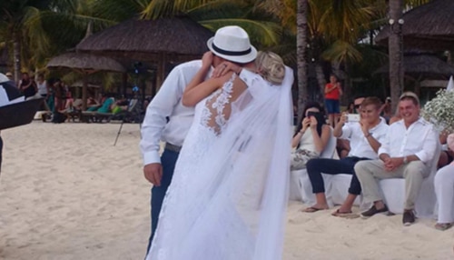 ಮೈದಾನದಲ್ಲಿ ಹುರಿದುಂಬಿಸುತ್ತಿದ್ದವಳೇ ಈಗ ಲೈಫ್ ಪಾರ್ಟ್ನರ್: ಕ್ರಿಕೆಟಿಗ ಡಿ ಕಾಕ್ ಲವ್ ಸ್ಟೋರಿ ಈಗ ವೈರಲ್..!