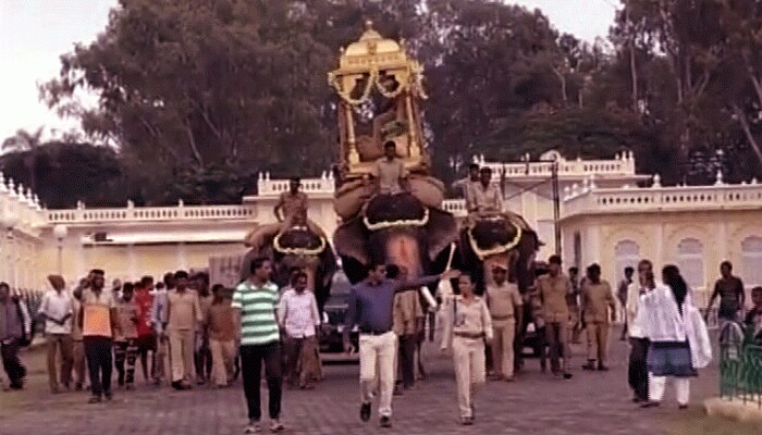 ಇಂದಿನಿಂದ ಮರದ ಅಂಬಾರಿ ಹೊತ್ತು ತಾಲೀಮು ನಡೆಸಲಿರುವ ಅರ್ಜುನ ಇಂದಿನಿಂದ ಮರದ ಅಂಬಾರಿ ಹೊತ್ತು ತಾಲೀಮು ನಡೆಸಲಿರುವ ಅರ್ಜುನ