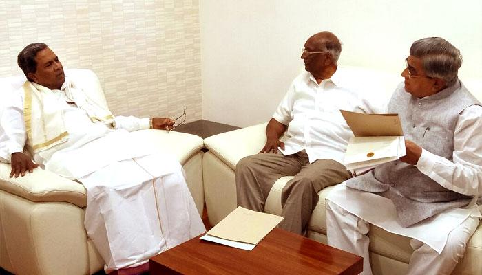 ವಿಧಾನಸೌಧದ 'ವಜ್ರ ಮಹೋತ್ಸವ'ಕ್ಕೆ ಹತ್ತು ಕೋಟಿ ರೂ. ವಿಧಾನಸೌಧದ 'ವಜ್ರ ಮಹೋತ್ಸವ'ಕ್ಕೆ ಹತ್ತು ಕೋಟಿ ರೂ.