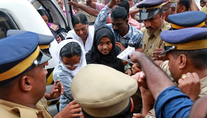ಮದುವೆಗೂ ಮೊದಲೇ, ಹಾಡಿಯ ಪತಿ ಶಫೀನ್ ಜಹಾನ್ ಐಎಸ್ಐಎಸ್ ಶಂಕಿತರ ಜೊತೆ ಸಂಪರ್ಕ ಹೊಂದಿದ್ದ- ಎನ್ಐಎ ಮದುವೆಗೂ ಮೊದಲೇ, ಹಾಡಿಯ ಪತಿ ಶಫೀನ್ ಜಹಾನ್ ಐಎಸ್ಐಎಸ್ ಶಂಕಿತರ ಜೊತೆ ಸಂಪರ್ಕ ಹೊಂದಿದ್ದ- ಎನ್ಐಎ