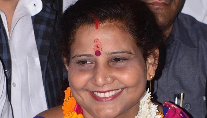'ವಂದೇ ಮಾತರಂ' ಬದಲು 'ಜನ ಗಣ ಮನ' ಹಾಡಿ: ಬಿಜೆಪಿ ನಿರ್ಧಾರವನ್ನು ಹಿಮ್ಮೆಟ್ಟಿಸಿದ ಬಿಎಸ್ಪಿ ಮೇಯರ್ 'ವಂದೇ ಮಾತರಂ' ಬದಲು 'ಜನ ಗಣ ಮನ' ಹಾಡಿ: ಬಿಜೆಪಿ ನಿರ್ಧಾರವನ್ನು ಹಿಮ್ಮೆಟ್ಟಿಸಿದ ಬಿಎಸ್ಪಿ ಮೇಯರ್