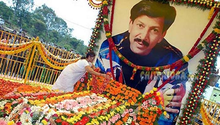 ಮೈಸೂರಿನಲ್ಲೇ ವಿಷ್ಟು ಸ್ಮಾರಕ ನಿರ್ಮಾಣ: ಭಾರತಿ ವಿಷ್ಣುವರ್ಧನ್ ಮೈಸೂರಿನಲ್ಲೇ ವಿಷ್ಟು ಸ್ಮಾರಕ ನಿರ್ಮಾಣ: ಭಾರತಿ ವಿಷ್ಣುವರ್ಧನ್