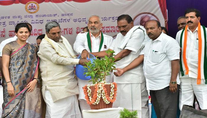ಎತ್ತಿನಹೊಳೆ ಯೋಜನೆಯಿಂದ ಏಳು ಜಿಲ್ಲೆಗಳಿಗೆ ಕುಡಿಯುವ ನೀರು- ಸಿಎಂ ಎತ್ತಿನಹೊಳೆ ಯೋಜನೆಯಿಂದ ಏಳು ಜಿಲ್ಲೆಗಳಿಗೆ ಕುಡಿಯುವ ನೀರು- ಸಿಎಂ