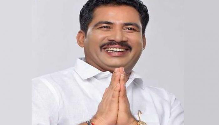 ಚಿಕ್ಕ ವಯಸ್ಸಿನಲ್ಲಿ ಚಹಾ ಮಾರುತ್ತಿದ್ದ ಈ ಅಭ್ಯರ್ಥಿ, ಈಗ 339 ಕೋಟಿ ರೂ. ಒಡೆಯ ಚಿಕ್ಕ ವಯಸ್ಸಿನಲ್ಲಿ ಚಹಾ ಮಾರುತ್ತಿದ್ದ ಈ ಅಭ್ಯರ್ಥಿ, ಈಗ 339 ಕೋಟಿ ರೂ. ಒಡೆಯ