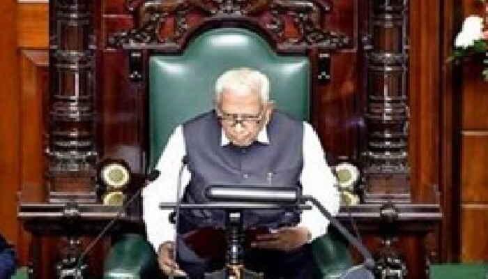 ರೈತರ ಸಮಸ್ಯೆ ನಿವಾರಣೆಗೆ ಸರ್ಕಾರ ಬದ್ಧ: ರಾಜ್ಯಪಾಲ ವಜೂಭಾಯ್ ವಾಲಾ ರೈತರ ಸಮಸ್ಯೆ ನಿವಾರಣೆಗೆ ಸರ್ಕಾರ ಬದ್ಧ: ರಾಜ್ಯಪಾಲ ವಜೂಭಾಯ್ ವಾಲಾ