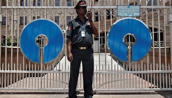 SBI ಗ್ರಾಹಕರಿಗೆ ಸಿಹಿ ಸುದ್ದಿ; ನಿಶ್ಚಿತ ಠೇವಣಿಗಳ ಮೇಲೆ ಬಡ್ಡಿ ದರ ಹೆಚ್ಚಳ! title=