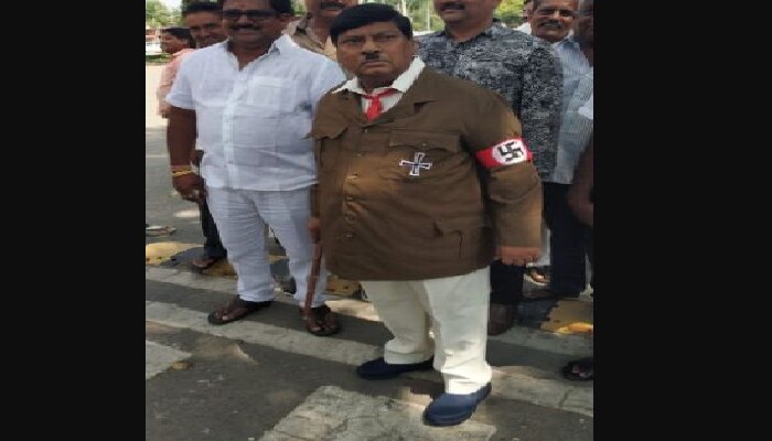 ಶ್ರೀರಾಮ, ಶ್ರೀಕೃಷ್ಣನ ನಂತರ ಹಿಟ್ಲರ್ ವೇಷ ಧರಿಸಿದ ಟಿಡಿಪಿ ಸಂಸದ! ಶ್ರೀರಾಮ, ಶ್ರೀಕೃಷ್ಣನ ನಂತರ ಹಿಟ್ಲರ್ ವೇಷ ಧರಿಸಿದ ಟಿಡಿಪಿ ಸಂಸದ!