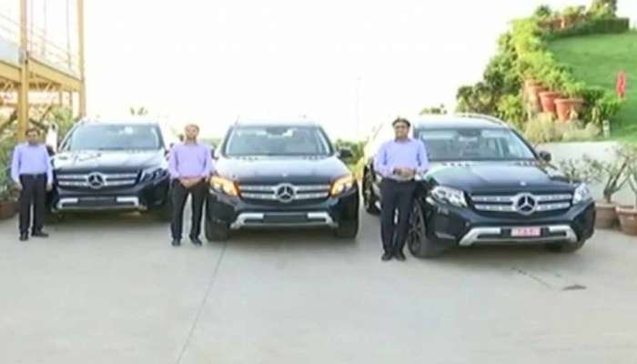 VIDEO: ಉದ್ಯೋಗಿಗಳಿಗೆ 1 ಕೋಟಿ ರೂ. ಮೌಲ್ಯದ ಕಾರು ಉಡುಗೊರೆ ನೀಡಿದ ಉದ್ಯಮಿ VIDEO: ಉದ್ಯೋಗಿಗಳಿಗೆ 1 ಕೋಟಿ ರೂ. ಮೌಲ್ಯದ ಕಾರು ಉಡುಗೊರೆ ನೀಡಿದ ಉದ್ಯಮಿ