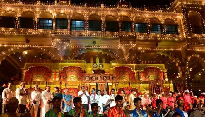 ಮತ್ತೆ ಜಾನಪದ ಜಾತ್ರೆ: ಅಧಿಕಾರಿಗಳಿಗೆ ಸಿಎಂ ಸೂಚನೆ ಮತ್ತೆ ಜಾನಪದ ಜಾತ್ರೆ: ಅಧಿಕಾರಿಗಳಿಗೆ ಸಿಎಂ ಸೂಚನೆ
