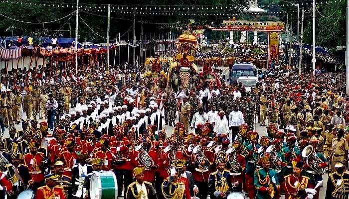 'ದಸರಾ'ಹಬ್ಬವನ್ನು ವಿಜಯದಶಮಿ ಎನ್ನಲು ಕಾರಣ ಏನು ಗೊತ್ತಾ? 'ದಸರಾ'ಹಬ್ಬವನ್ನು ವಿಜಯದಶಮಿ ಎನ್ನಲು ಕಾರಣ ಏನು ಗೊತ್ತಾ?