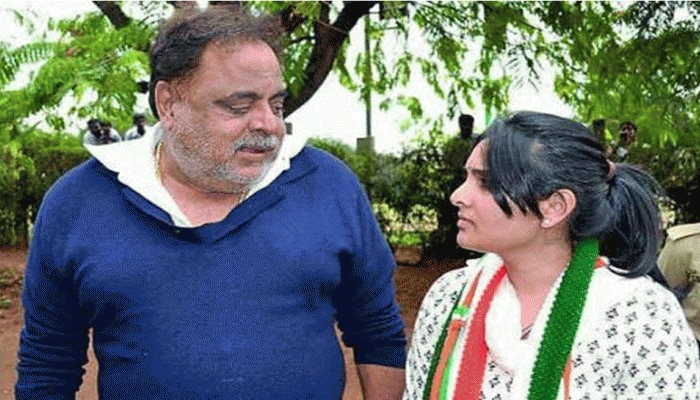 ಅಂಬರೀಶ್ ಅಂತ್ಯಕ್ರಿಯೆಗೆ ಬಾರದ ರಮ್ಯಾ; ಕಾರಣ ಏನು ಗೊತ್ತಾ...? ಅಂಬರೀಶ್ ಅಂತ್ಯಕ್ರಿಯೆಗೆ ಬಾರದ ರಮ್ಯಾ; ಕಾರಣ ಏನು ಗೊತ್ತಾ...?