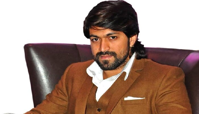 ಐಟಿ ದಾಳಿ: ಮುಂಬೈನಿಂದ ಬೆಂಗಳೂರಿಗೆ ಬಂದ ಯಶ್ ಹೇಳಿದ್ದೇನು? ಐಟಿ ದಾಳಿ: ಮುಂಬೈನಿಂದ ಬೆಂಗಳೂರಿಗೆ ಬಂದ ಯಶ್ ಹೇಳಿದ್ದೇನು?