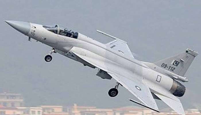 ಭಾರತದಲ್ಲಿ ರಫೇಲ್ ವಿವಾದ; JF -17 ಜೆಟ್ ಖರೀದಿಗೆ ಮುಂದಾದ ಪಾಕಿಸ್ತಾನ ಭಾರತದಲ್ಲಿ ರಫೇಲ್ ವಿವಾದ; JF -17 ಜೆಟ್ ಖರೀದಿಗೆ ಮುಂದಾದ ಪಾಕಿಸ್ತಾನ