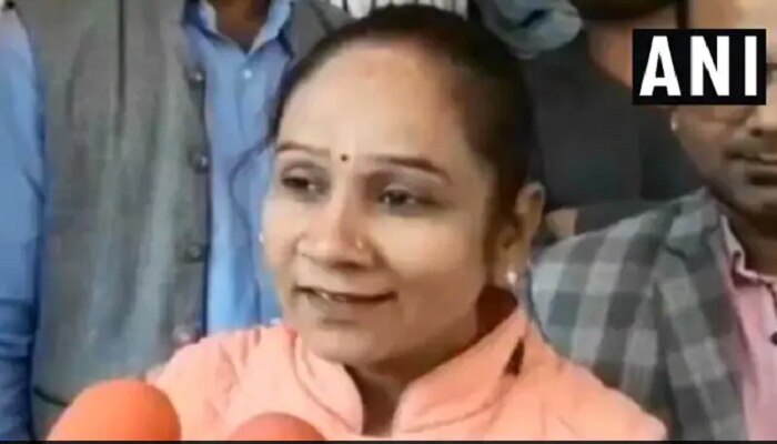 ನಾನು ಎಲ್ಲ ಸಚಿವರ 'ಬಾಪ್' - ಬಿಎಸ್ಪಿ ಶಾಸಕಿ ರಮಾಬಾಯಿ ಸಿಂಗ್ ನಾನು ಎಲ್ಲ ಸಚಿವರ 'ಬಾಪ್' - ಬಿಎಸ್ಪಿ ಶಾಸಕಿ ರಮಾಬಾಯಿ ಸಿಂಗ್