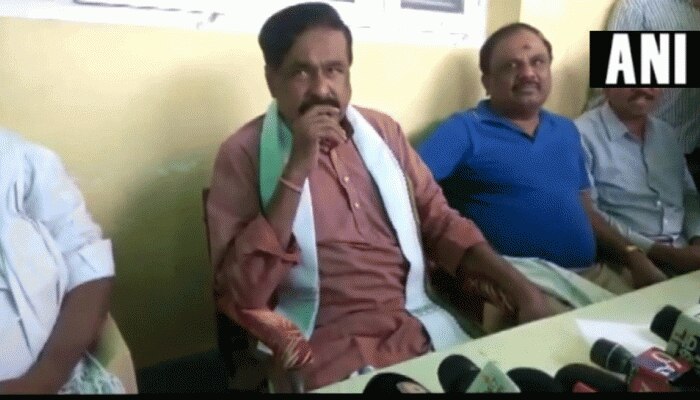 ಬಿಜೆಪಿ ನಾಯಕರಿಂದ 30 ಕೋಟಿ ರೂ. ಆಮಿಷ; ಶಾಸಕ ಶ್ರೀನಿವಾಸಗೌಡ ಬಿಜೆಪಿ ನಾಯಕರಿಂದ 30 ಕೋಟಿ ರೂ. ಆಮಿಷ; ಶಾಸಕ ಶ್ರೀನಿವಾಸಗೌಡ
