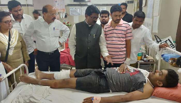 ಮುಂಬೈ ಪಾದಚಾರಿ ಮೇಲ್ಸೇತುವೆ ಕುಸಿತ: ಮೃತರ ಕುಟುಂಬಕ್ಕೆ 5 ಲಕ್ಷ ರೂ. ಪರಿಹಾರ ಮುಂಬೈ ಪಾದಚಾರಿ ಮೇಲ್ಸೇತುವೆ ಕುಸಿತ: ಮೃತರ ಕುಟುಂಬಕ್ಕೆ 5 ಲಕ್ಷ ರೂ. ಪರಿಹಾರ