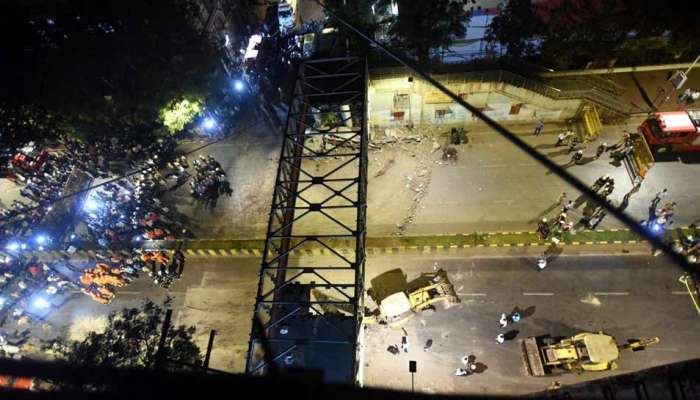 ಮುಂಬೈ ಪಾದಚಾರಿ ಮೇಲ್ಸೇತುವೆ ಕುಸಿತ: ಟ್ರಾಫಿಕ್ ಸಿಗ್ನಲ್ ಇಲ್ಲದಿದ್ರೆ...! ಮುಂಬೈ ಪಾದಚಾರಿ ಮೇಲ್ಸೇತುವೆ ಕುಸಿತ: ಟ್ರಾಫಿಕ್ ಸಿಗ್ನಲ್ ಇಲ್ಲದಿದ್ರೆ...!