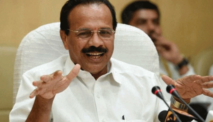 ನನ್ನದು ನಗು ಮುಖ, ನನ್ನ ಆಲೋಚನೆಗಳು ಧನಾತ್ಮಕ: ಟ್ವೀಟ್ ಮೂಲಕ ಸದಾನಂದಗೌಡ ಟಾಂಗ್ ನನ್ನದು ನಗು ಮುಖ, ನನ್ನ ಆಲೋಚನೆಗಳು ಧನಾತ್ಮಕ: ಟ್ವೀಟ್ ಮೂಲಕ ಸದಾನಂದಗೌಡ ಟಾಂಗ್
